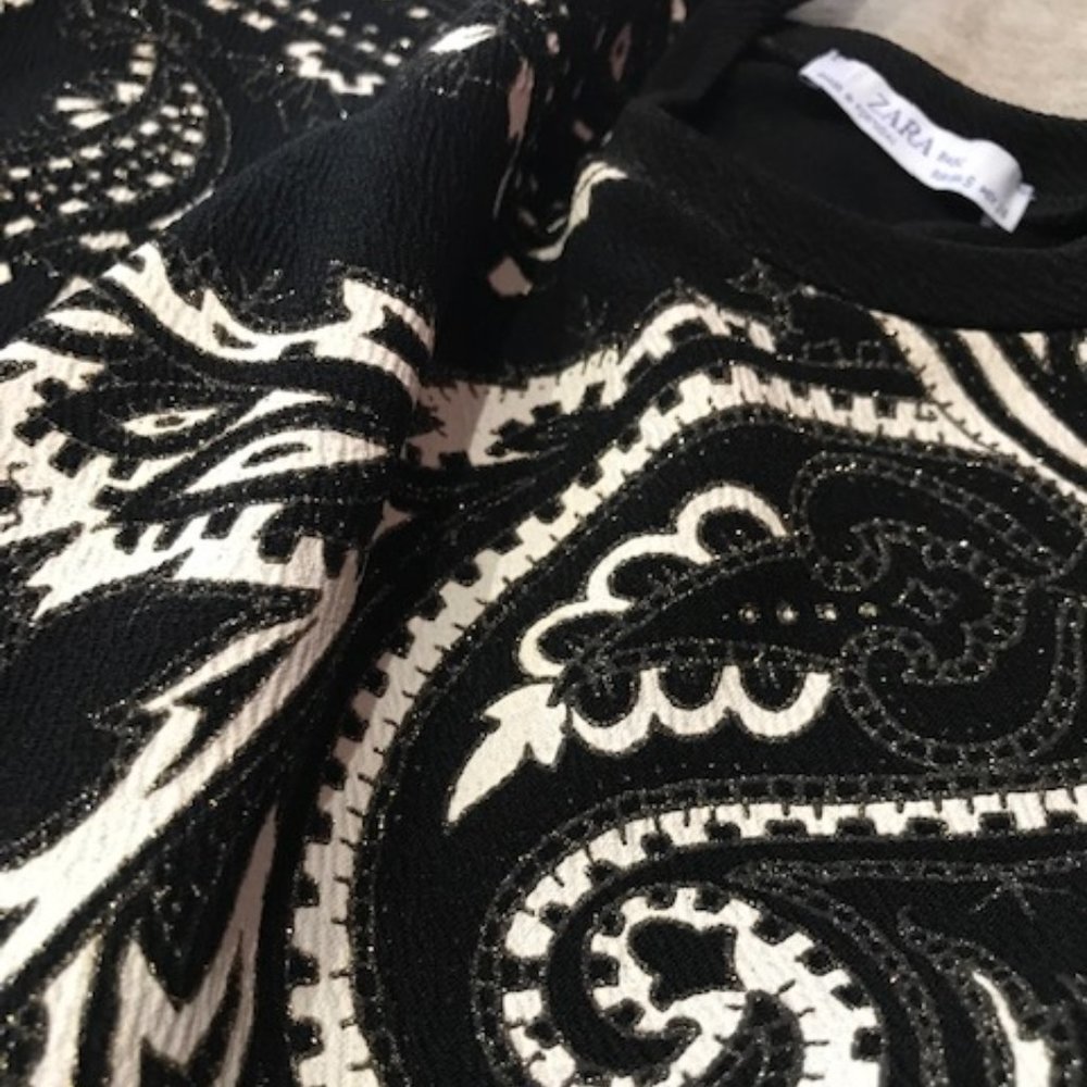 Eye Catching Black Paisley with Gold Shimmer - Great Travel Top
